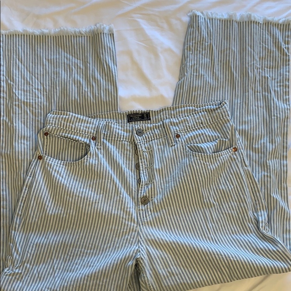 Abercrombie and Fitch (tall)